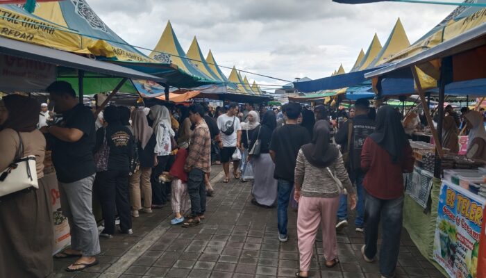 Pasar Ramadan Berau Diserbu Pengunjung, UMKM Raup Berkah di Awal Bulan Suci