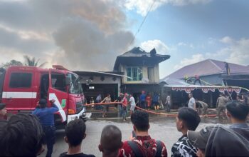 Si Jago Merah Ngamuk di Jalan Milono, Tiga Bangunan Ludes, 8 Jiwa Kehilangan Tempat Tinggal
