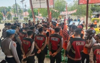 Tuntut Hak, Ratusan Pedemo Duduki Kantor Disnakertrans, ini Perkaranya