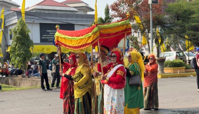Sukses, Ratusan Peserta Tampil Anggun dalam Karnival Budaya 2026