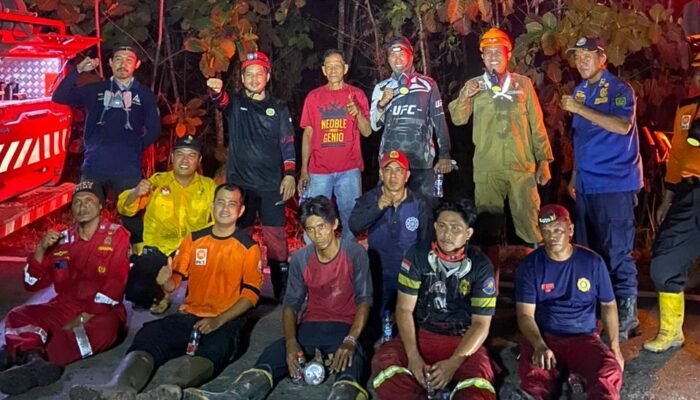 Sudah Dua Pekan Karhutla, Relawan PKS Bantu Tim Pemadam di Area Labanan